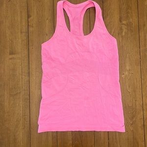 EUC Women’s Lululemon tank top